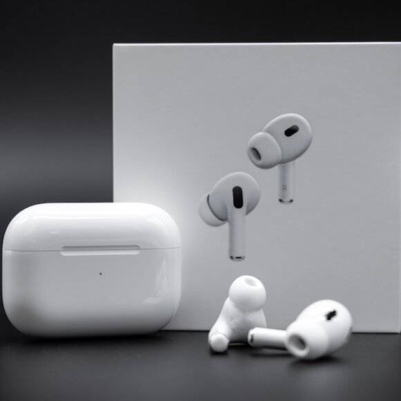 Air Pod 2nd Generation - Picture 2 of 4